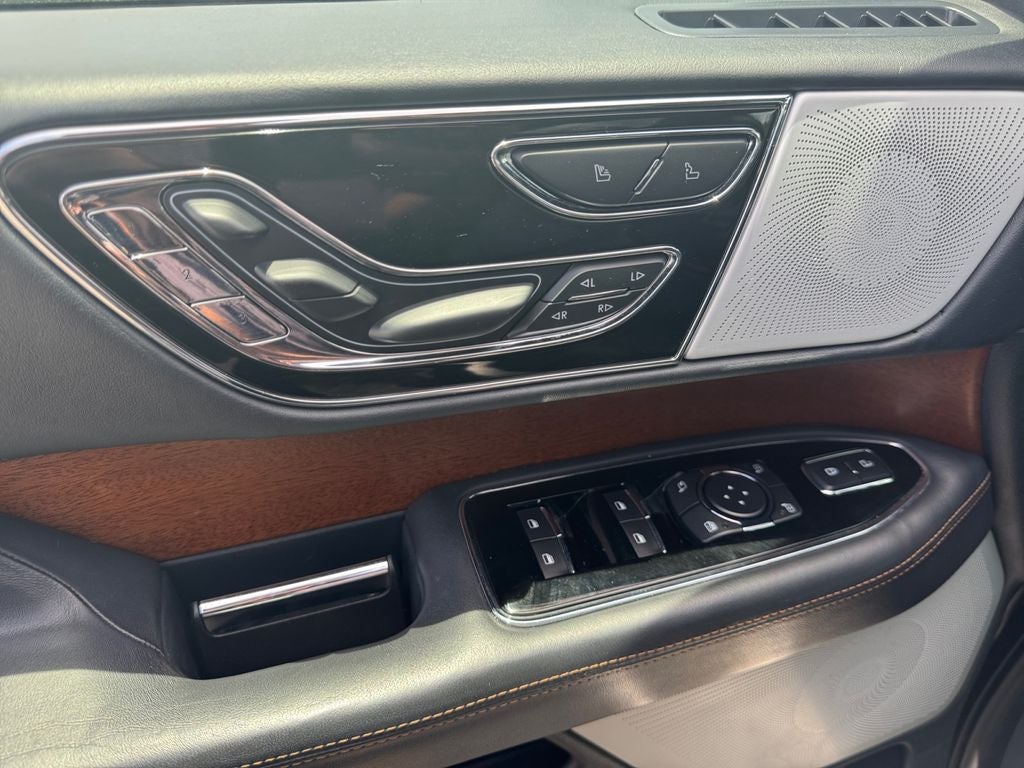 2022 Lincoln Navigator Black Label