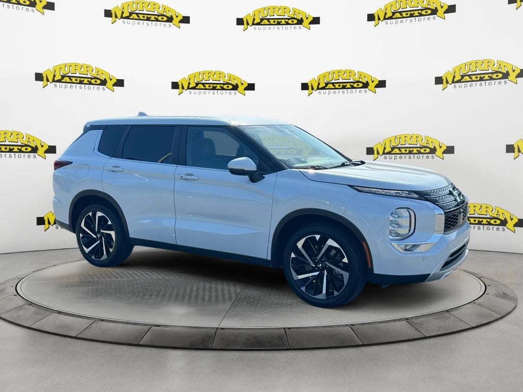 2023 Mitsubishi Outlander SE